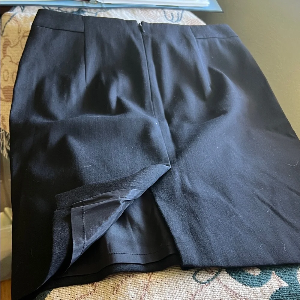 #1033+ Elegant Black Women's Skirt - Picture 8 of 13